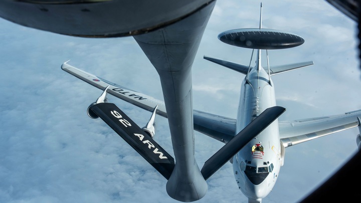 Три самолёта НАТО с системой AWACS будут следить за действиями России - альянс