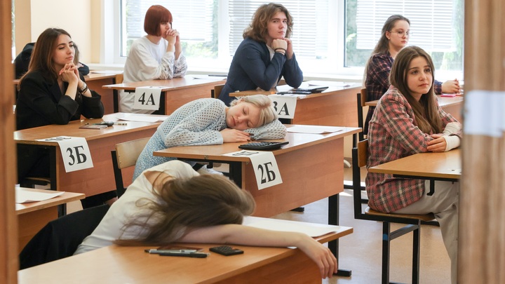 Школьниц никто не раздевал: Глава Минпросвещения опроверг сообщения о скандале на ЕГЭ в Воронеже