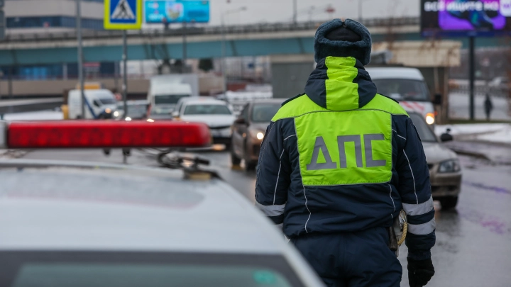 Полицейская машина влетела в Porsche на северо-востоке Москвы