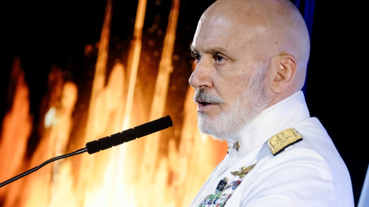 Генерал НАТО, не нюхавший пороха, взялся давать советы России: Может сразу сдаться?