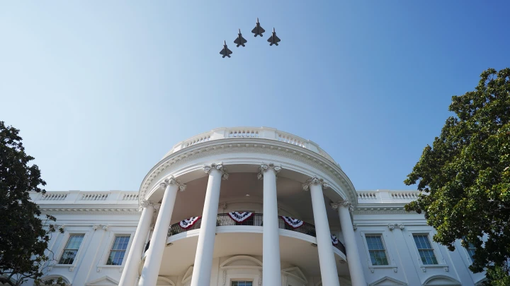 Тщательно скрывал своё прошлое, но был разоблачён: Серый кардинал Трампа оказался уроженцем СССР с русской фамилией