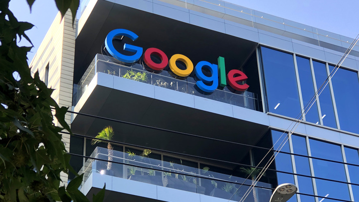 Терпение кончилось: Путин разрешил блокировать Google и Facebook Терпение кончилось: Путин разрешил блокировать Google и Facebook