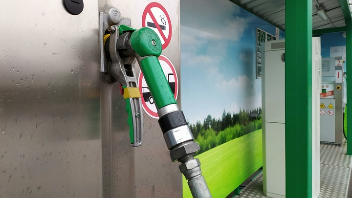 Зрада или перемога? Украина закупает топливо в России - TV3