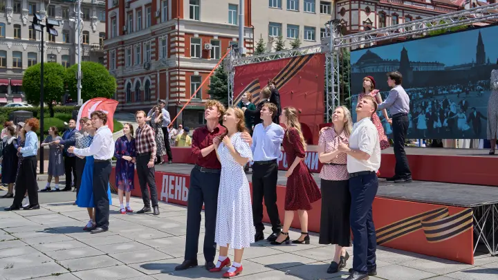 День города Владивосток 2025: концерт группы «Корни» и «Город-312», выступление Виктории Дайнеко и Олега Газманова