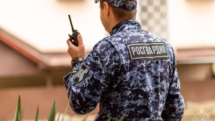 В Армавире на автозаправке пьяный мужчина устроил скандал