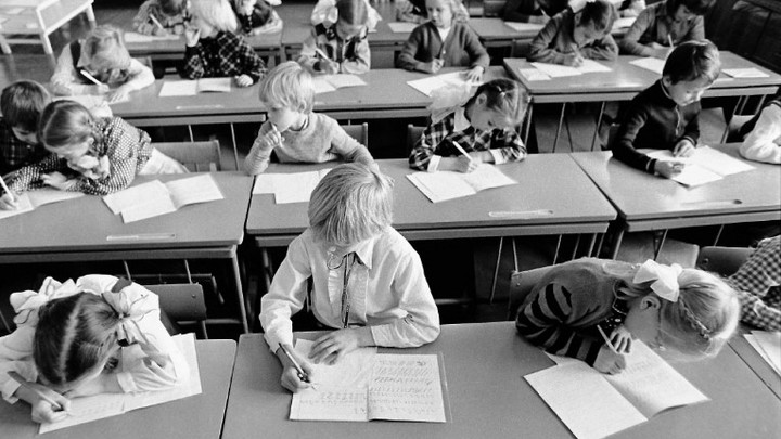 Обстрелы ВСУ сдвинули школьные экзамены в Белгородской области