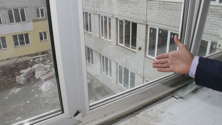 Екатеринбургскую школу, в которой рухнул потолок, в ближайшее время ремонтировать не начнут