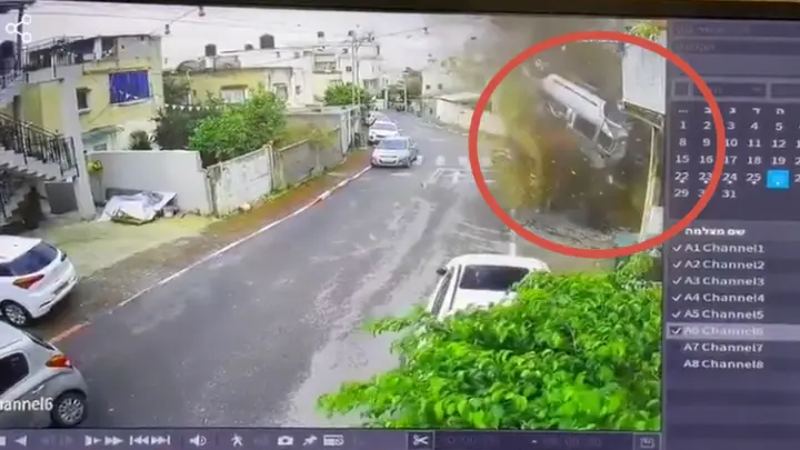 Есть видео двойного сальто автомобиля от удара иранской ракеты в Израиле