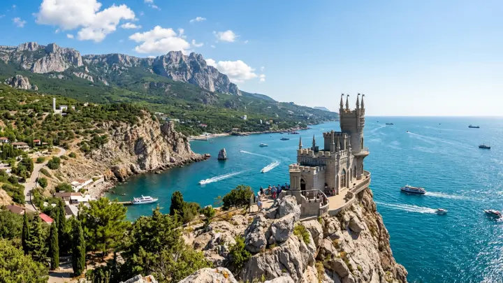Власти Крыма объяснили досрочное закрытие детских лагерей
