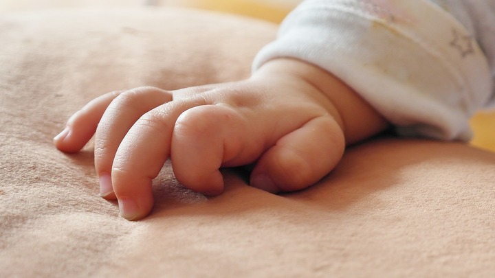 В Санкт-Петербурге ищут нерадивых родителей, которые бросили коляску с младенцем