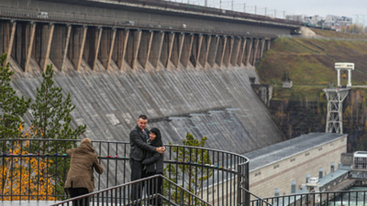 На ГЭС в Ленинградской области произошёл прорыв воды: Ведутся аварийные работы
