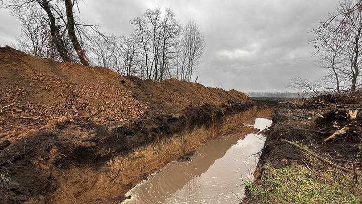 В Белгородской области приступили к возведению оборонительных сооружений