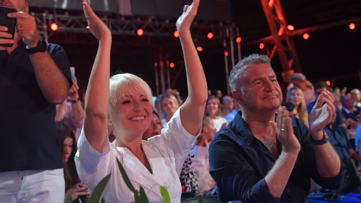 Агутин и Варум сели в лужу: Оскандалившиеся артисты забыли слова своей же песни