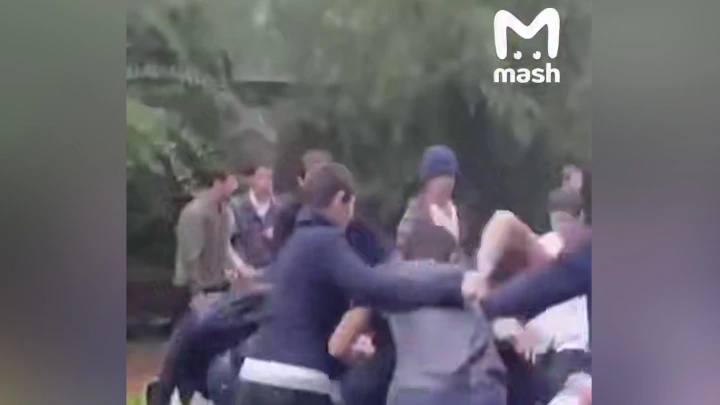 Массовая драка подростков в Дагестане: школьники подрались из-за комментария в соцсетях, видео