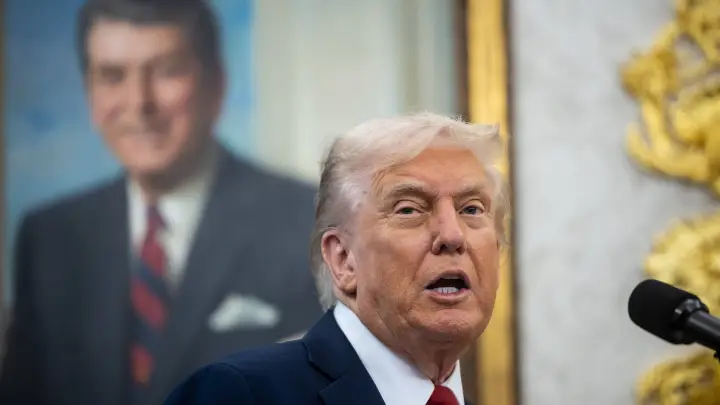 Хочется дружить с Россией, но приходится с Украиной: Трампа прижали. Надавили на больное