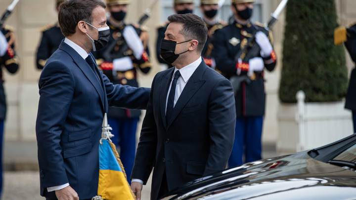 Макрон после разговора с Путиным позвонил Зеленскому: Суть беседы выдало СМИ