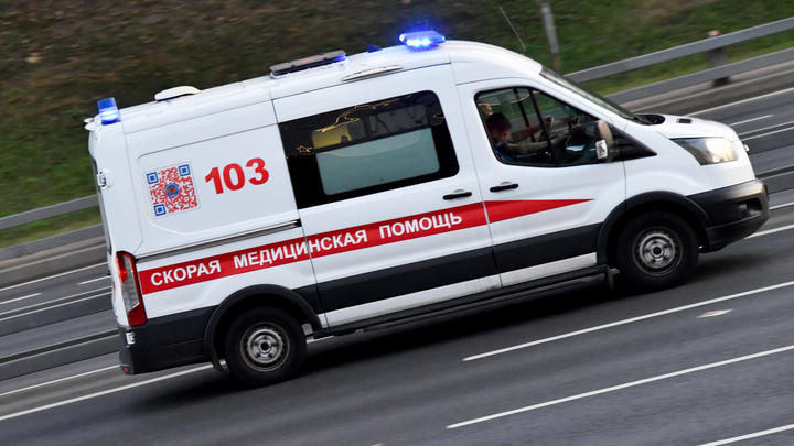 Во Фрязино трое рабочих завода пострадали из-за сорвавшегося стекла