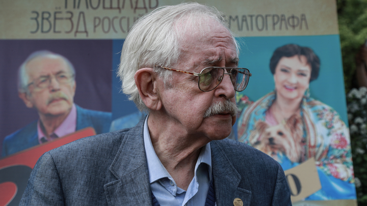 RT: близкие актёра Василия Ливанова опровергли новость об инсульте