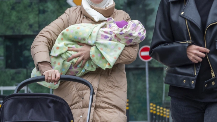 Уголовное дело возбудили в отношении приезжей девушки за продажу дочери в Москве