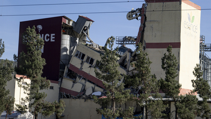 Новое землетрясение в Турции снова нанесло удар по людям: СМИ сообщили о последствиях