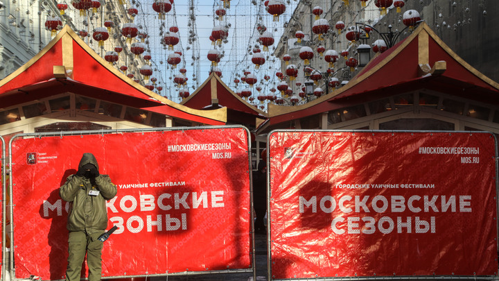 Бастурма из медвежатины, домбайский мёд и варенье из трав: Какие деликатесы предлагают посетителям Московских сезонов