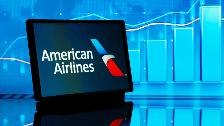Бортпроводник American Airlines скрытно вёл съёмку детей в туалете самолёта