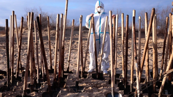 Кубанские мастера нашли новый способ просеивать песок на загрязненных пляжах