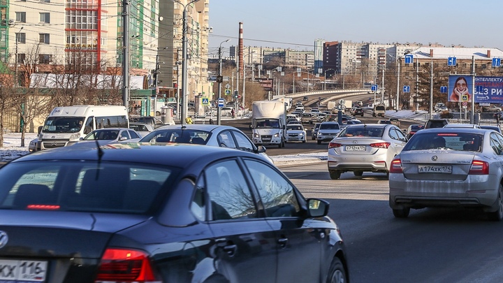 В центре Челябинска дальнобойщик подрался с нарушителем ПДД