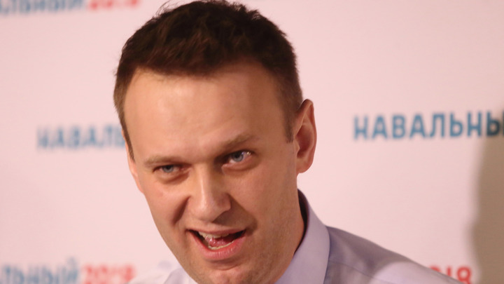 Русские пранкеры подставили французского политика: Поводом стал Навальный и его бельё