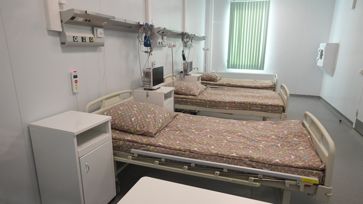 Свободных коек почти не осталось: Во всех регионах России введена обязательная вакцинация