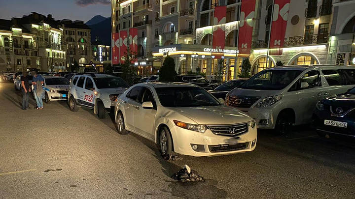 В Сочи иномарка сбила 12-летнего мальчика, который катался на роликах