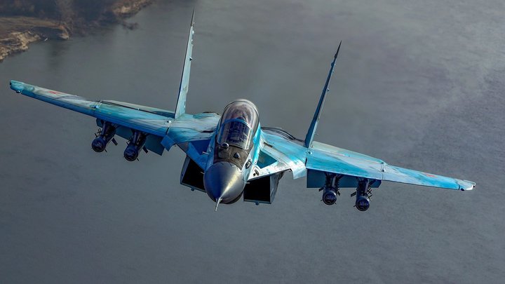 Fighterbomber:  Русские истребители отработали над Черным морем контрольную цель