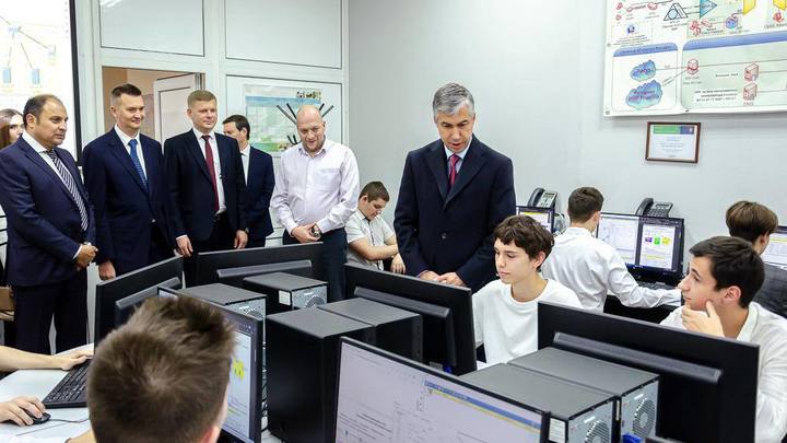 В Ростове обсудили вопросы трудоустройства молодёжи в разных сферах