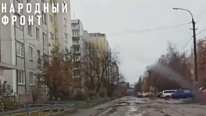В Коврове чиновники 20 лет не могут избавить дорогу по улице Грибоедова от ям и луж