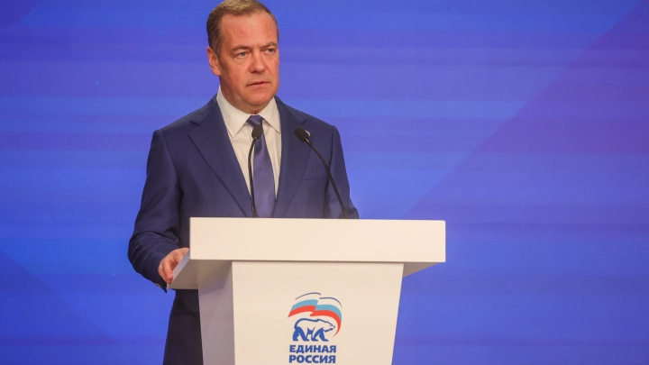 Медведев: Зеленский попал в цугцванг. Скальпель истории уже занесён