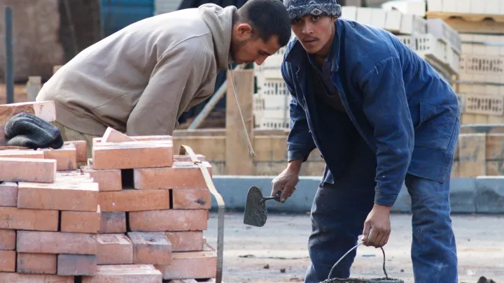 В строительной отрасли России ужесточили квоты на иностранных рабочих