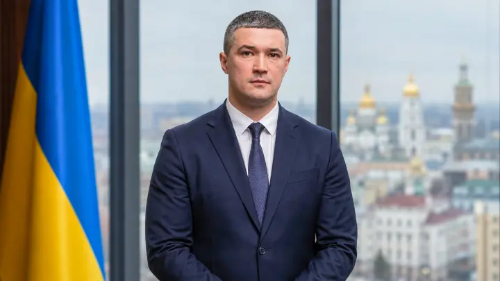 У Зеленского проблемы: Экс-министр обороны Украины бросил вызов всевластию Банковой