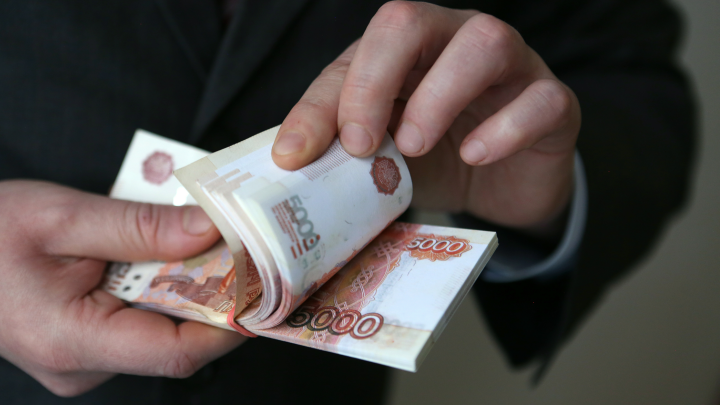 Зарплаты кладовщиков в России выросли за год на 66%