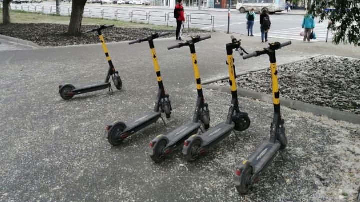 Спешил за братом: пятилетний мальчик на самокате попал под авто в Магнитогорске