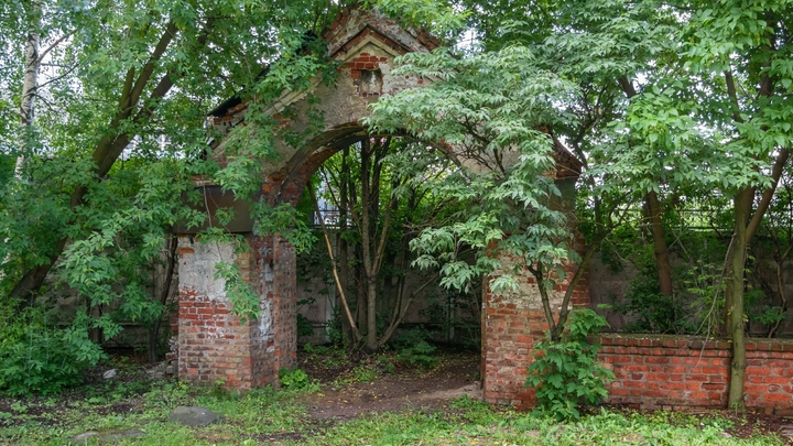 В частные руки не отдадут: Кирхе Креста вернут исторический облик