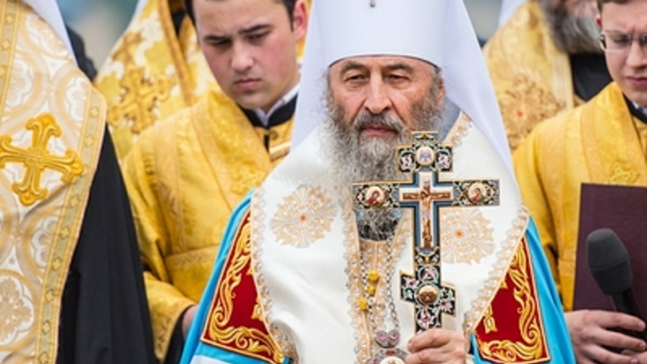 Поддержать во времена испытаний: Митрополит Онуфрий возглавил массовое шествие в Подгорице