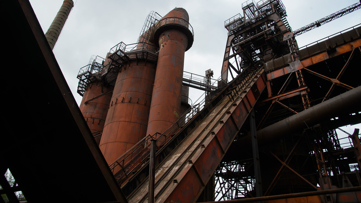 Грязных заводов не будет: свердловский губернатор ответил на вопросы, связанные с экологией