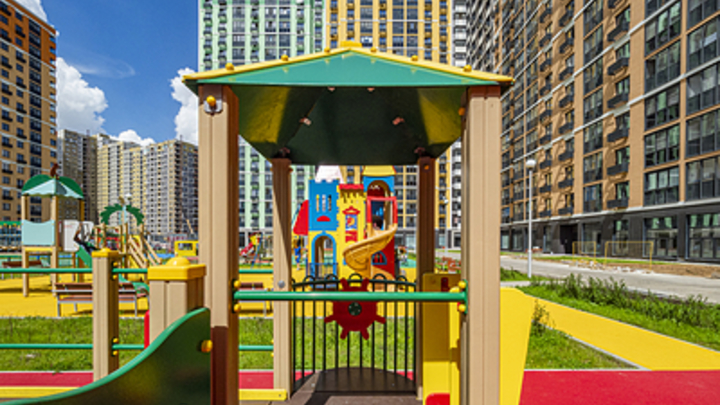 Где больше всего опасных детских площадок в России: Список регионов