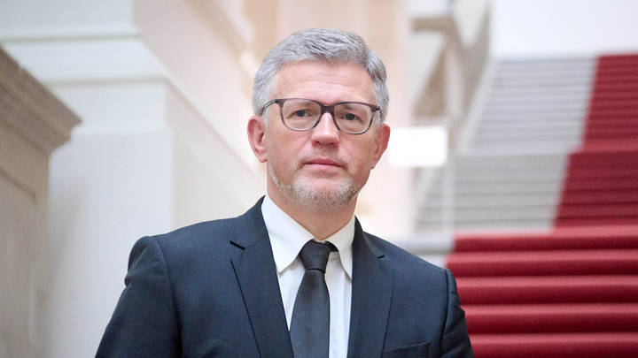 Почему украинский посол перешёл на прямые оскорбления Шольца: Появилась новая версия