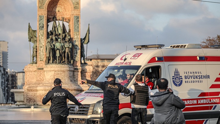После взрыва в Стамбуле блогерша из Казахстана Айжан Байзакова чуть не посидела
