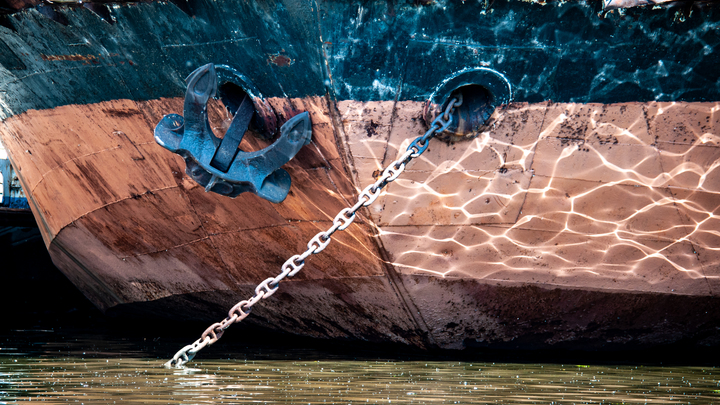 Погибли рулевой и повар: что случилось с русскими моряками на судне “Милфорд” в Болгарии