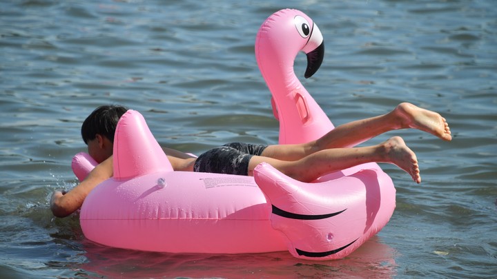 Срок за поездку детей в Турцию: Эксперт призвал действовать