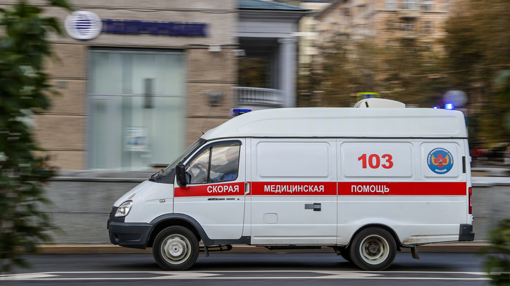 В Перми столкнулись четыре автомобиля, одного человека зажало в салоне