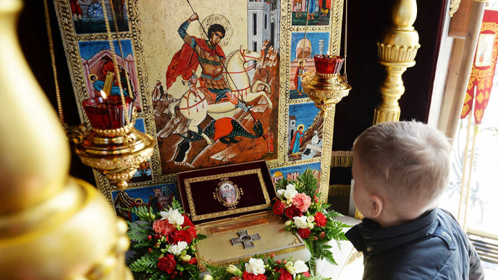 Всероссийский молебен о Победе: Георгий Победоносец посетит 100 городов России