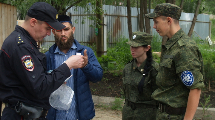 Жаловаться не советуем! На московском рынке Садовод таджики жестоко избили двух участников СВО